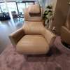 FSM 0135/111 relaxfauteuil met sta-op - Showroom