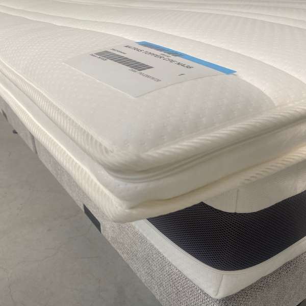 Revor Bedding NA38 topper - 100x210 - Showroom