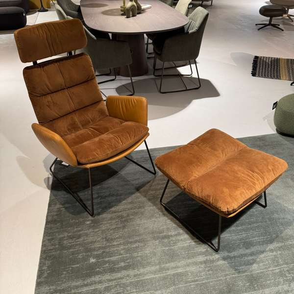 KFF Arva Lounge fauteuil met hocker  - Showroom