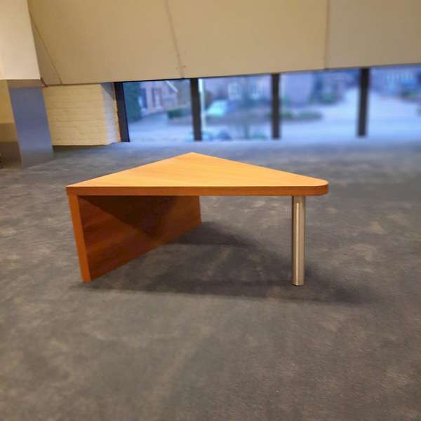 Topform Hoek Noten bijzettafel - Materiaal