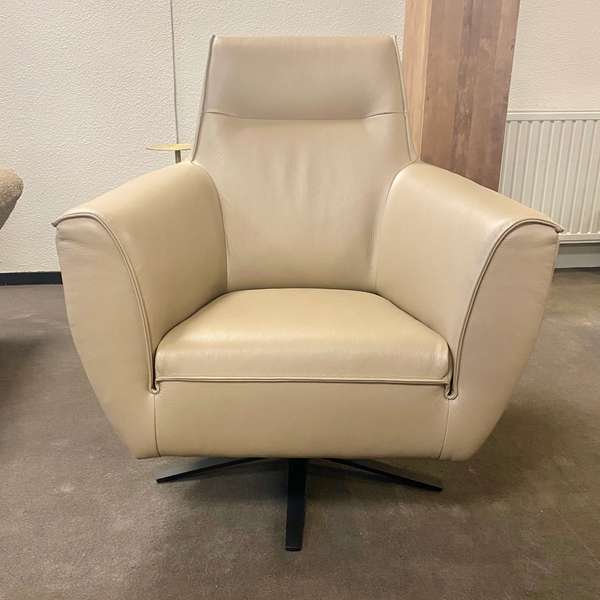 DN Design Naxos draaifauteuil - Showroom