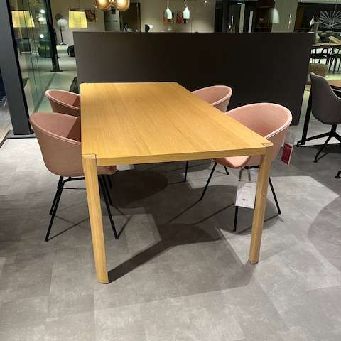 Thonet 1140 eettafel - 220x100 - Showroom
