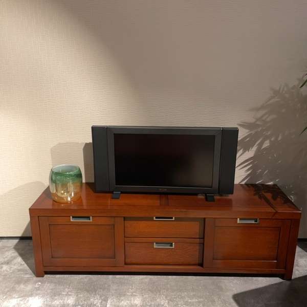Lotus Eiken tv-meubel - Showroom