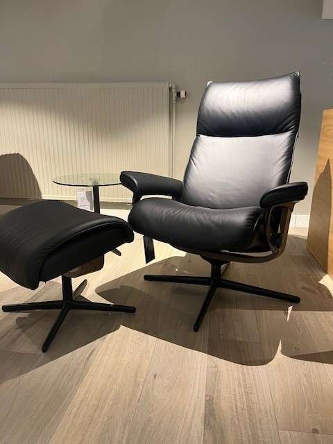 Afbeeldingen van Stressless Aura relaxfauteuil met hocker