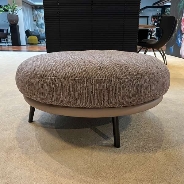 Leolux Rego poef - Showroom