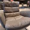 KFF Arva fauteuil met poef - Details