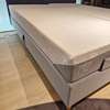 TEMPUR ONE boxspring - 180x210 verstelbaar - Zijaanzicht rechts