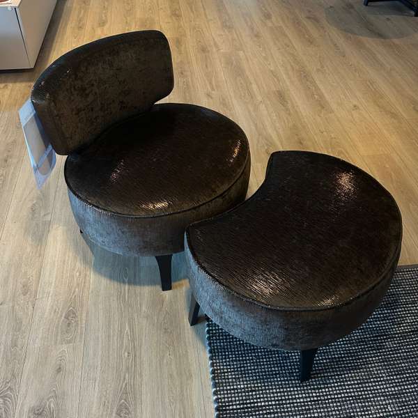 Rapture Gilbert fauteuil met hocker - Showroom