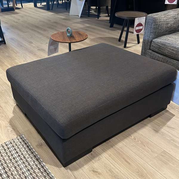 Baan Florence Atlecs poef - Showroom