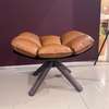 Afbeeldingen van B&B Italia Husk draaifauteuil met poef