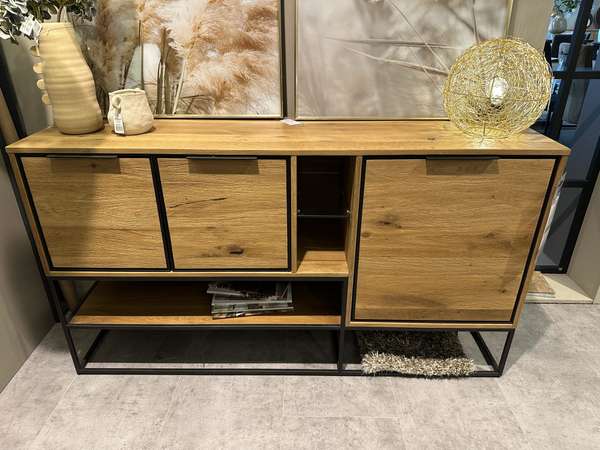Afbeeldingen van Henders en Hazel City dressoir
