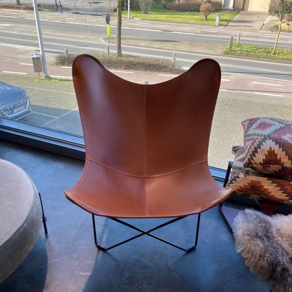 Afbeeldingen van Cuero Design Vlinderstoel fauteuil