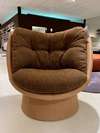 Afbeeldingen van Montis Fabian fauteuil met poef