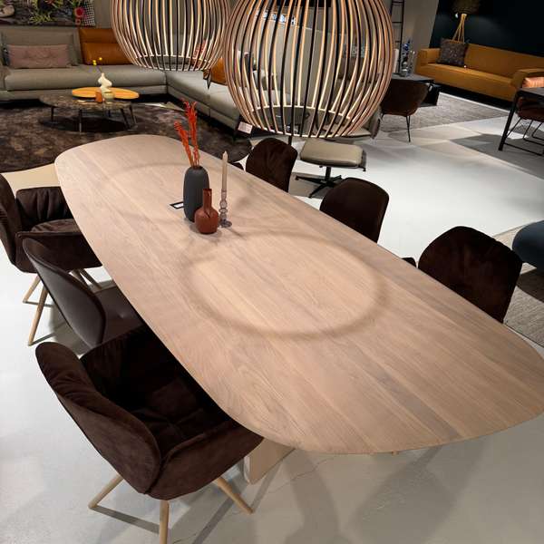 Mobitec Dolmen eettafel - 300x120 - Showroom