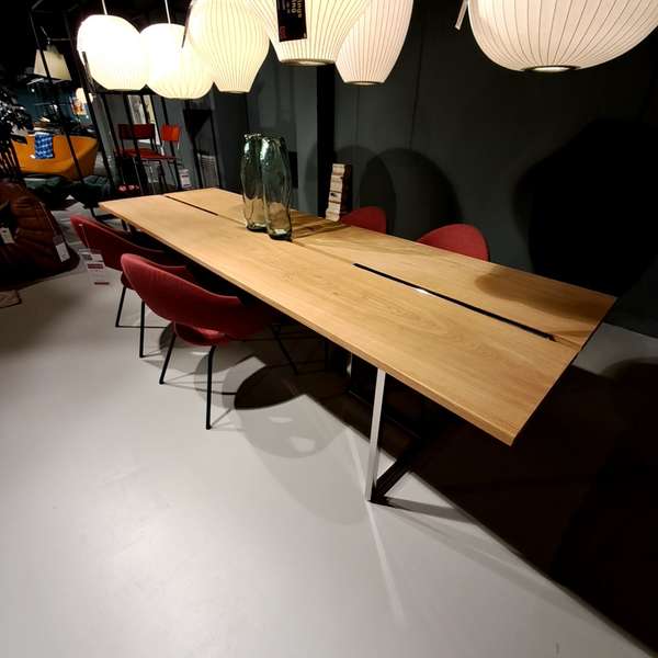 Ghyczy T3456 eettafel - 300x93 - Showroom