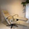 De Toekomst Twice relaxfauteuil - Zijaanzicht rechts