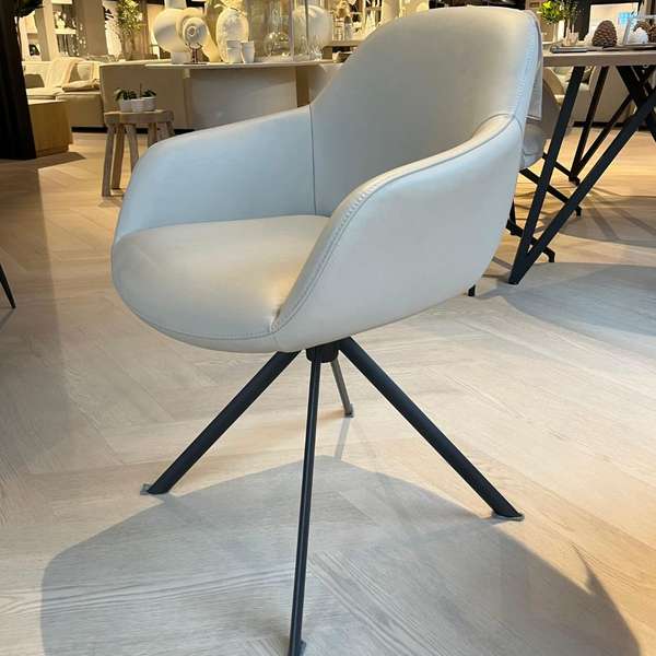 Young Line Furniture Xylo eetkamerstoel - Showroom