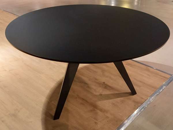 Odesi Belly eettafel - Ø140 - Materiaal