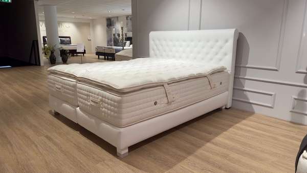 Treca Paris Etoile Capitonné bed - 180x210