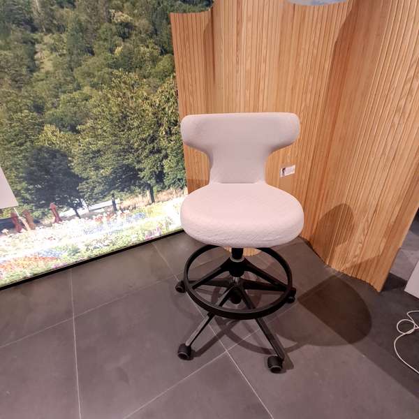 Vitra Pivot bureaustoel hoog - Showroom