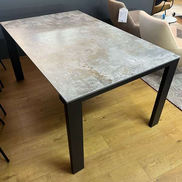 bert plantagie Cervo eettafel - 160x100 uitschuifbaar - Materiaal