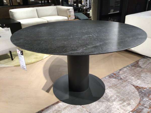 bert plantagie Oval eettafel - Ø140 - Materiaal