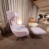 Vitra Grand Repos fauteuil met ottoman - Vooraanzicht