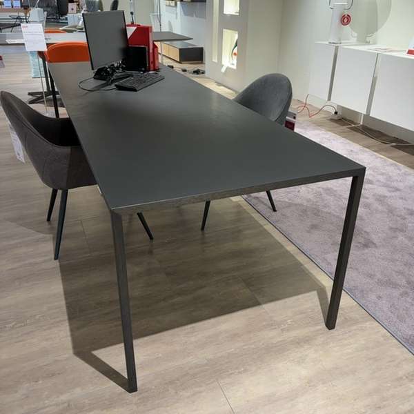 Arco Slim eettafel - 280x90 - Showroom