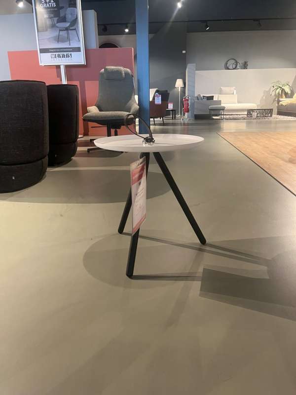 Rolf Benz 973 bijzettafel - Materiaal