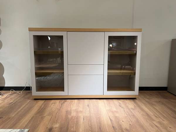 IRO RC 2302 wandkast - Materiaal