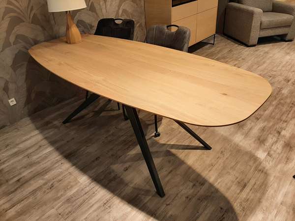 Baenks Hermien eettafel - 220x90 - Materiaal