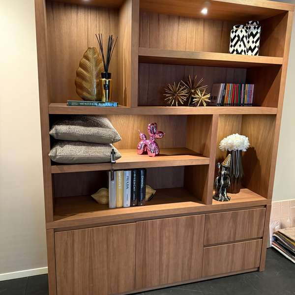 Private Label Eiken Fineer wandkast - Showroom