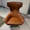 Leolux Caruzzo Plus fauteuil met Fine poef - Details