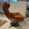 Leolux Caruzzo Plus fauteuil met Fine poef - Details