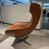Leolux Caruzzo Plus fauteuil met Fine poef - Details