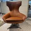 Leolux Caruzzo Plus fauteuil met Fine poef - Details