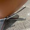 Leolux Caruzzo Plus fauteuil met Fine poef - Details