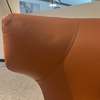 Leolux Caruzzo Plus fauteuil met Fine poef - Details