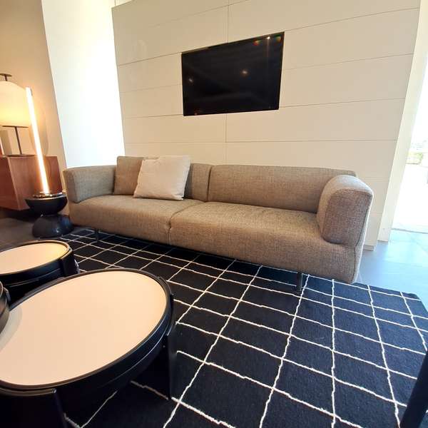 Cassina Met 2,5-zitsbank - Showroom