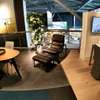 Leolux Indra Plus fauteuil met poef - Boven aanzicht