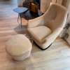 Leolux Cantate Club fauteuil met poef - Materiaal
