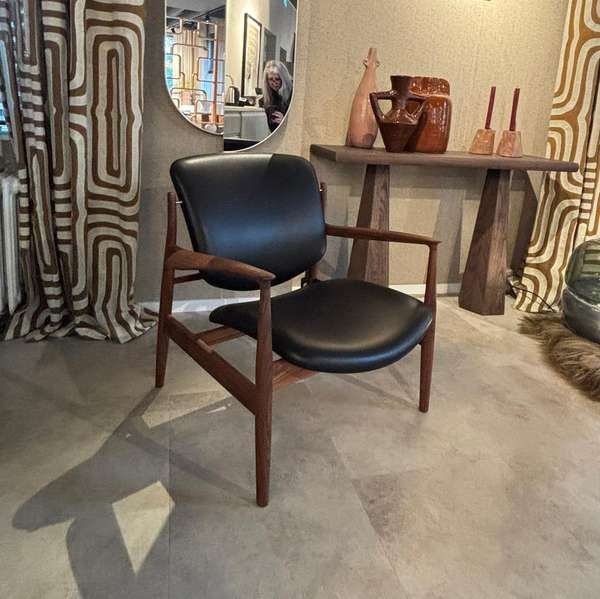 House of Finn Juhl France fauteuil - Showroom