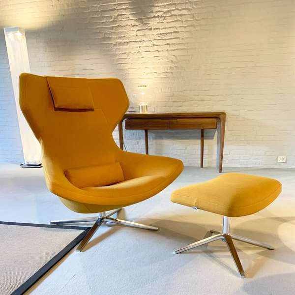 B&B Italia Metropolitan fauteuil met poef - Showroom