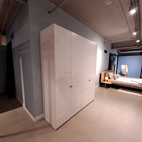 Piure Nex Pur kledingkast  - Showroom
