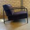 Wendelbo Aero fauteuil met poef - Zijaanzicht rechts