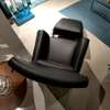 Rolf Benz 322 fauteuil met hocker - Zijaanzicht links
