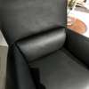 Rolf Benz 322 fauteuil met hocker - Details