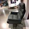 KFF E-Lounge fauteuil model Arva - Zijaanzicht rechts