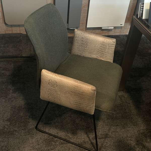 HE Design Myron eetkamerstoel - Showroom