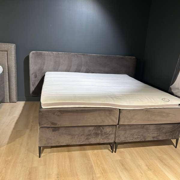 Eastborn Bergen bed - 180x200 - Showroom